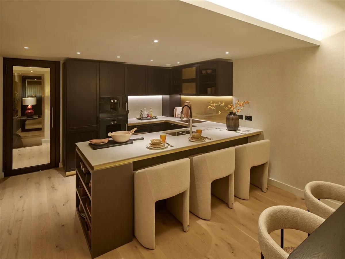 3 bed property in Lots Road, London